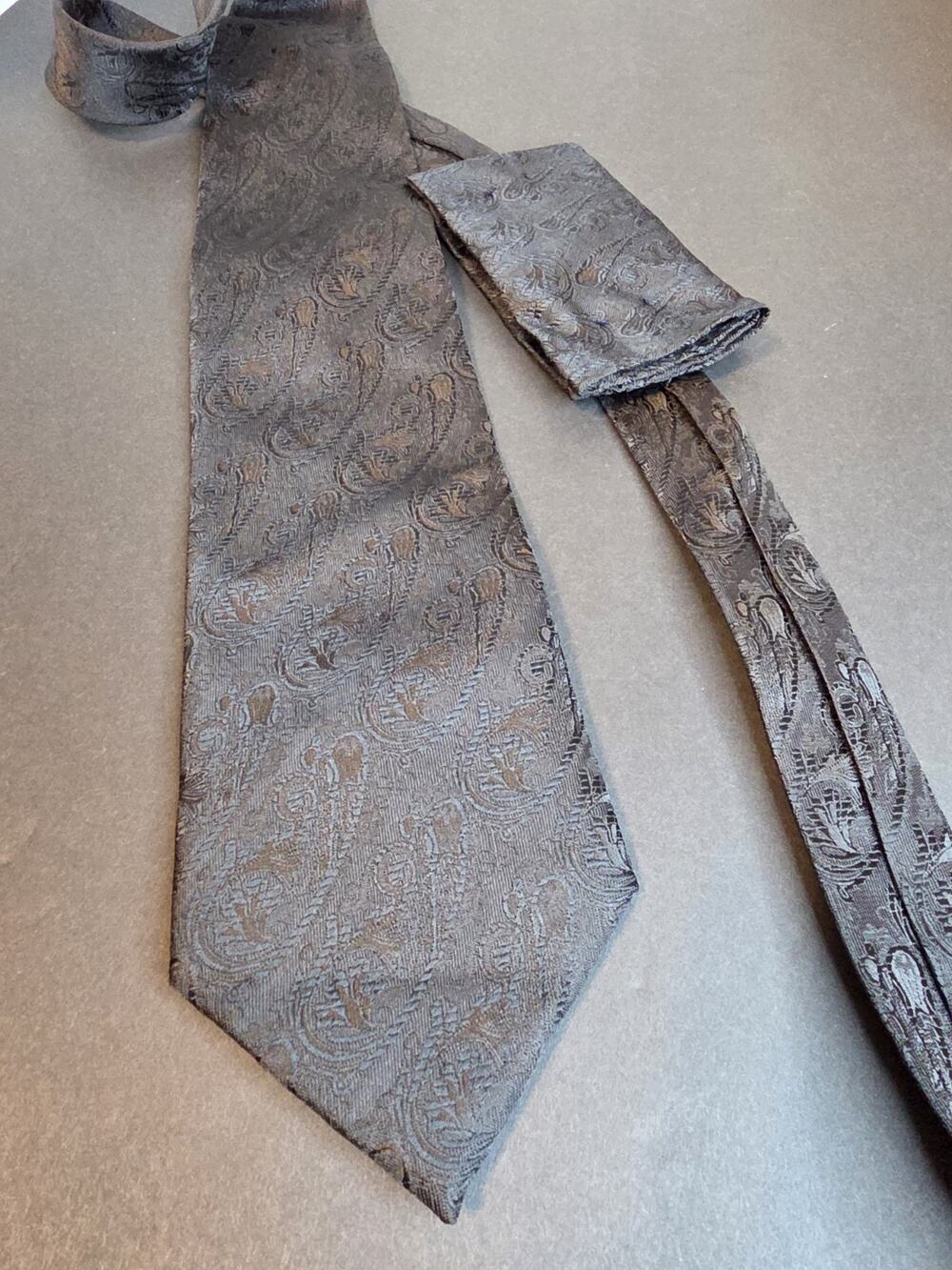 Venetto Collection Men's Black Paisley Jacquard Silk Tie for Men Pocket Square